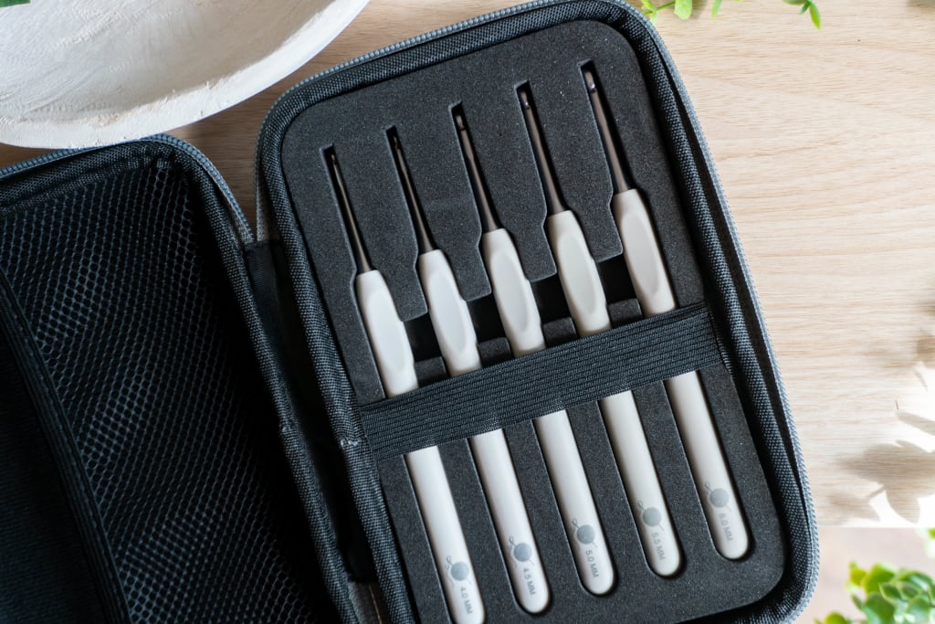 Hook Set w/Hard Case