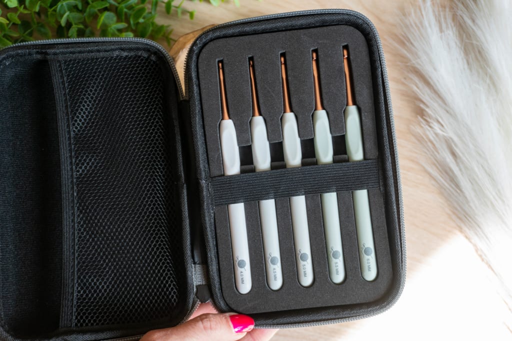 Hook Set w/Hard Case