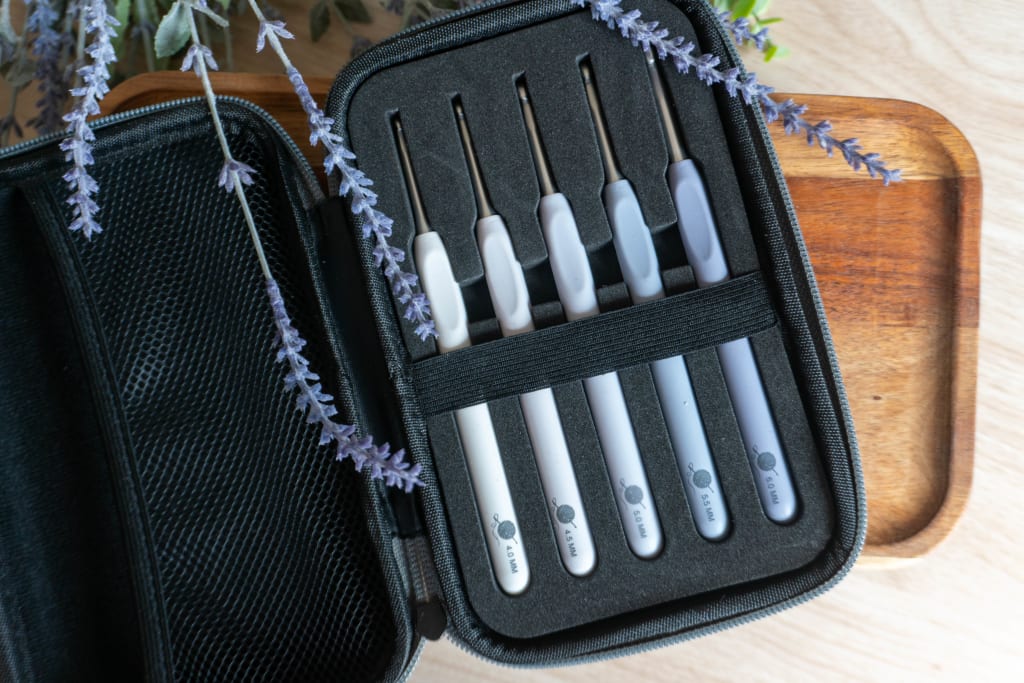 Hook Set w/Hard Case