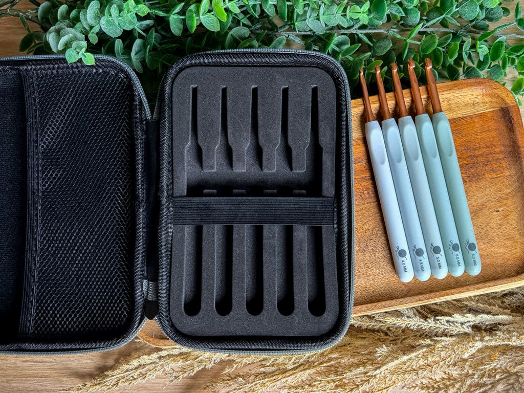 Hook Set w/Hard Case